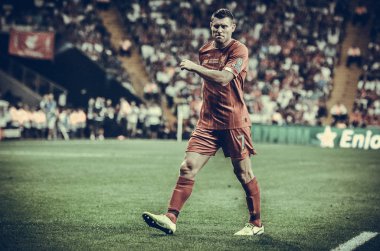 İstanbul, Türkiye - 14 Ağustos 2019: Vodafone Arena, Türkiye 'deki Vodafone Park' ta Liverpool ile Chelsea arasında oynanan Uefa Süper Kupası Finalleri 'nde James Milner oyuncusu