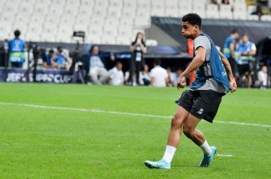 İstanbul, Türkiye - 14 Ağustos 2019: Liverpool futbolcuları Uefa Süper Kupası Finalleri öncesinde Vodafone Arena, Türkiye 'deki Vodafone Park' ta Liverpool ve Chelsea arasında oynanan karşılaşma öncesi antrenman oturumu