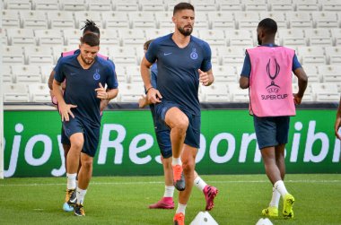 İstanbul, Türkiye - 14 Ağustos 2019: Vodafone Arena, Türkiye 'deki Vodafone Park' ta Liverpool ile Chelsea arasında oynanan Uefa Süper Kupası Finalleri öncesinde Olivier Giroud ve antrenman oturumu