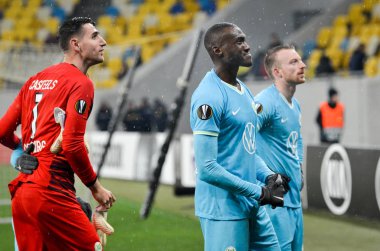 Lviv, Ukrayna - 28 Kasım 2019: Alexandria (Ukrayna) ile Wolfsburg (Almanya), Ukrayna arasındaki Uefa Avrupa Ligi karşılaşmasında kazandığı zaferden sonra Wolfsburg oyuncusu