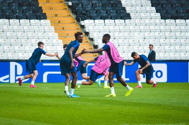 İstanbul, Türkiye - 14 Ağustos 2019: Türkiye 'nin Vodafone Arena kentindeki Vodafone Park' ta Liverpool ile Chelsea arasında oynanan Uefa Süper Kupa Finalleri öncesinde Chelsea futbolcuları antrenman oturumu