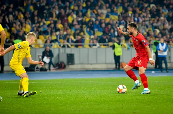 乌克兰基辅 2019年10月14日 在2017年欧洲杯预选赛期间 布鲁诺 费尔南德斯在乌克兰国家队与葡萄牙国家队的比赛中的球员 — 图库照片