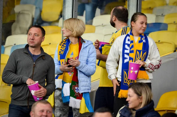 Kyiv Ucrania Octubre 2019 Los Aficionados Ucranianos Apoyan Equipo Estadio —  Fotos de Stock