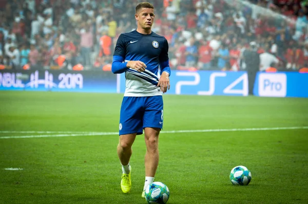 İstanbul, Türkiye - 14 Ağustos 2019: Ross Barkley Türkiye 'nin Vodafone Arena stadyumunda Liverpool ile Chelsea arasında oynanan Uefa Süper Kupası Finalleri' nde oynadı.