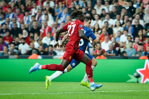 Istambul Turquia Agosto 2019 Divock Origi Cesar Azpilicueta Durante Partida — Fotografia de Stock