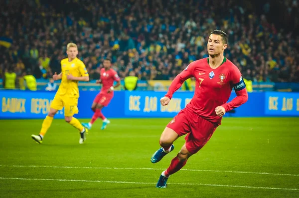 キエフ ウクライナ 10月14 2019 ポルトガル代表チーム ウクライナとウクライナのUefaユーロ2020予選試合中のクリスティアーノ ロナウド選手 — ストック写真