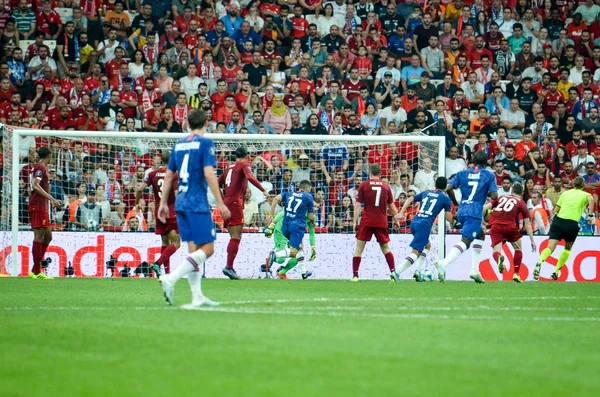イスタンブール トルコ 8月14 2019 Uefaスーパーカップ決勝中のサッカー選手は トルコのボーダフォンアリーナのボーダフォンパークでリバプールとチェルシーの試合 — ストック写真