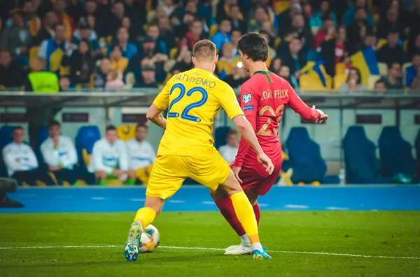 Kyiv Ukrayna Ekim 2019 Joao Felix Mykola Matviienko Uefa Euro — Stok fotoğraf