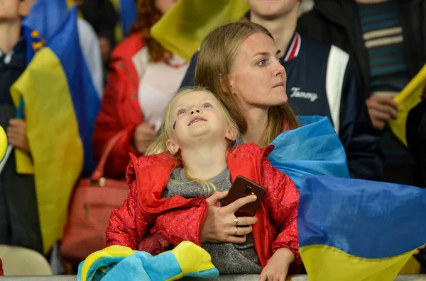 Kyiv Ucrania Octubre 2019 Los Aficionados Ucranianos Apoyan Equipo Estadio —  Fotos de Stock