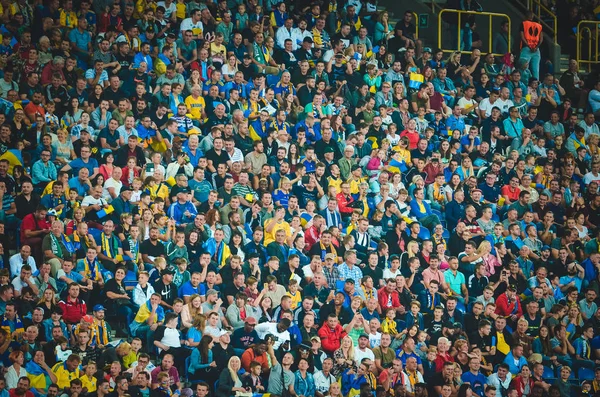 Dnipro Ukraine September 2019 Penggemar Sepak Bola Dan Penonton Selama — Stok Foto