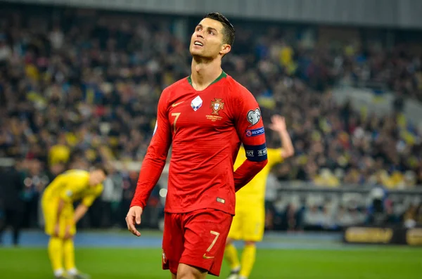 Kyiv, Ukrayna - 14 Ekim 2019: Uefa Euro 2020 ön eleme maçında Ukrayna milli takımı Ukrayna ile Ukrayna milli takımı arasında oynanan Cristiano Ronaldo