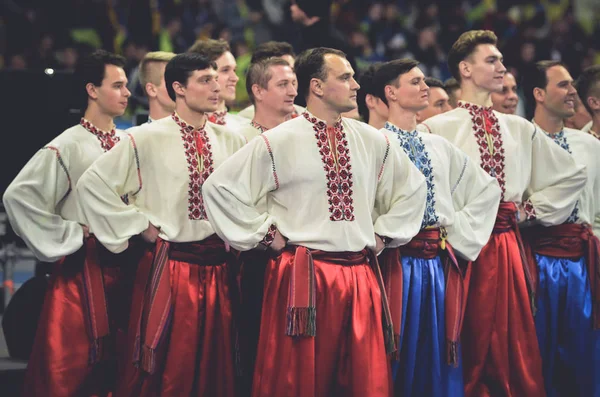 Kyiv Ukraine Outubro 2019 Equipe Ucraniana Homens Vestido Nacional Faz — Fotografia de Stock