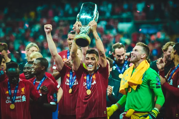 Estambul Turquía Agosto 2019 Los Futbolistas Liverpool Celebran Victoria Ceremonia —  Fotos de Stock