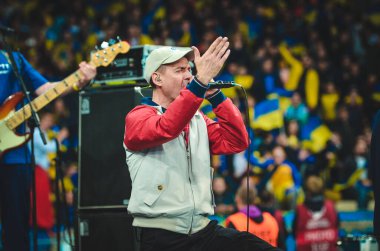 Kyiv, Ukrayna - 14 Ekim 2019: Soloist Sergei Mikhalok ve 