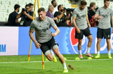 İstanbul, Türkiye - 14 Ağustos 2019: Uefa Süper Kupası Finallerinden önce James Milner Liverpool ile Chelsea arasında Vodafone Park, Vodafone Arena, Türkiye