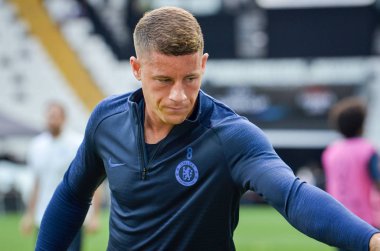 İstanbul, Türkiye - 14 Ağustos 2019: Ross Barkley ve oyuncuların Uefa Süper Kupası Finalleri öncesinde Vodafone Arena, Türkiye 'deki Vodafone Park' ta Liverpool ve Chelsea arasında oynanan karşılaşma öncesi antrenman oturumu