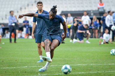 İstanbul, Türkiye - 14 Ağustos 2019: Uefa Süper Kupası Finallerinden önce Vodafone Arena, Türkiye 'deki Vodafone Park' ta Liverpool ile Chelsea arasında oynanan karşılaşma Michy Batshuayi