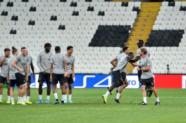 İstanbul, Türkiye - 14 Ağustos 2019: Liverpool futbolcuları Uefa Süper Kupası Finalleri öncesinde Vodafone Arena, Türkiye 'deki Vodafone Park' ta Liverpool ve Chelsea arasında oynanan karşılaşma öncesi antrenman oturumu