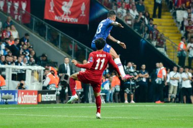İstanbul, Türkiye - 14 Ağustos 2019: Türkiye 'nin Vodafone Arena kentindeki Vodafone Park' ta Liverpool ile Chelsea arasında oynanan Uefa Süper Kupası Finalleri sırasında Muhammed Salah