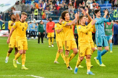 Saint-Petersburg, Rusya - 16 Kasım 2019: Belçika milli futbol takımı, Rusya ile Rusya arasında oynanan Uefa Euro 2020 ön eleme karşılaşmasında Rusya 'ya verdikleri destekten ötürü hayranlarına teşekkür ediyor