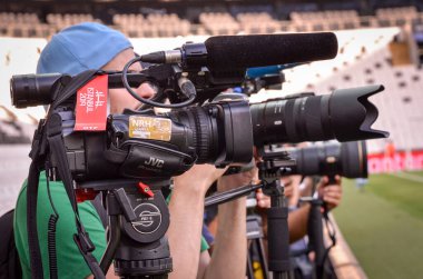 İstanbul, Türkiye - 14 Ağustos 2019: Vodafone Arena, Türkiye 'deki Vodafone Park' ta Liverpool ile Chelsea arasında oynanan Uefa Süper Kupası Finalleri öncesinde TV Kameraları ve foto muhabir kameraları haber yaptı