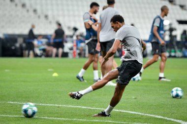 İstanbul, Türkiye - 14 Ağustos 2019: Trent Alexander-Arnold Uefa Süper Kupası Finalleri öncesinde Liverpool ile Chelsea arasında Vodafone Park, Türkiye 'deki Vodafone Arena' da oynanan karşılaşma