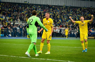 Kyiv, Ukrayna - 14 Ekim 2019: Ukrayna Millî Futbol Takımı Portekiz 'e karşı kazanılan zaferi ve 2020 Euro ödüllü Uefa Euro 2020 ön eleme karşılaşmasında birinciliği kutladı, Ukrayna