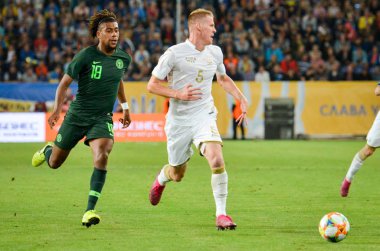 Dnipro, Ukrayna - 10 Eylül 2019: Ukrayna milli takımı Ukrayna ile Ukrayna milli takımı arasındaki dostluk maçı sırasında Alex Iwobi