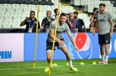 İstanbul, Türkiye - 14 Ağustos 2019: Uefa Süper Kupası Finallerinden önce James Milner Liverpool ile Chelsea arasında Vodafone Park, Vodafone Arena, Türkiye