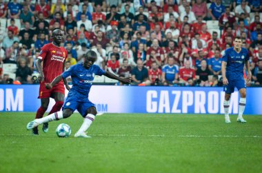 İstanbul, Türkiye - 14 Ağustos 2019: Türkiye 'nin Vodafone Arena kentindeki Vodafone Park' ta Liverpool ile Chelsea arasında oynanan Uefa Süper Kupası Finalleri sırasında N 'Golo Kante oyuncusu