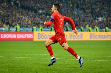 Kyiv, Ukrayna - 14 Ekim 2019: Uefa Euro 2020 ön eleme maçında Ukrayna milli takımı Ukrayna ile Ukrayna milli takımı arasında oynanan Cristiano Ronaldo
