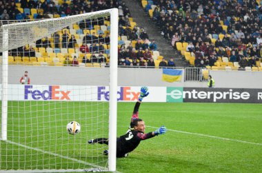 Lviv, Ukrayna - 28 Kasım 2019: Yuri Pankiv Uefa Avrupa Ligi 'nde Alexandria ile Wolfsburg (Almanya), Ukrayna maçı sırasında penaltıdan bir gol kaçırdı