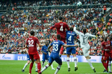 İstanbul, Türkiye - 14 Ağustos 2019: Türkiye 'nin Vodafone Arena kentindeki Vodafone Park' ta Liverpool ile Chelsea arasında oynanan Uefa Süper Kupası Finalleri sırasında futbolcu