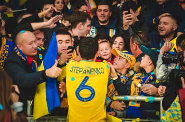 Kyiv, Ukrayna - 14 Ekim 2019: Taras Stepanenko Portekiz 'e karşı zaferini kutladı ve Uefa Euro 2020 ön eleme karşılaşması sırasında Euro 2020' de birinci oldu, Ukrayna