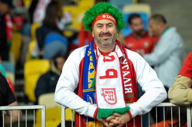 Kyiv, Ukrayna - 14 Ekim 2019: Portekizli taraftarlar Uefa Euro 2020 ön eleme karşılaşmasında Ukrayna ile Portekiz milli takımı Ukrayna arasında oynanan karşılaşmada takımı destekliyorlar