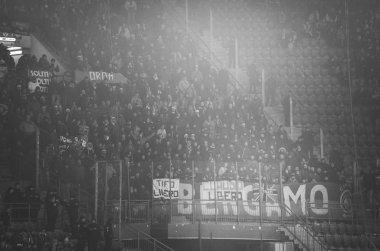 Kharkiv, Ukrayna - 11 Aralık 2019: Atalanta Bergamasca Calcio Bc (İtalya) Futbol taraftarları Uefa Şampiyonlar Ligi maçı, Ukrayna