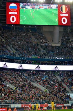 Saint-Petersburg, Rusya - 16 Kasım 2019: Uefa Euro 2020 ön eleme maçında futbol oyuncusu ve stadyum görüntüsü