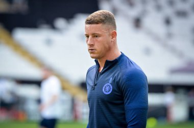 İstanbul, Türkiye - 14 Ağustos 2019: Ross Barkley ve oyuncuların Uefa Süper Kupası Finalleri öncesinde Vodafone Arena, Türkiye 'deki Vodafone Park' ta Liverpool ve Chelsea arasında oynanan karşılaşma öncesi antrenman oturumu
