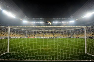 Lviv, Ukrayna - 28 Kasım 2019: Uefa Avrupa Ligi maçı sırasında stadyumun genel manzarası ve kapının arkasındaki stadyum manzarası, Ukrayna