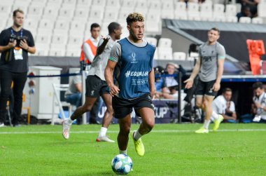 İstanbul, Türkiye - 14 Ağustos 2019: Uefa Süper Kupası Finalleri öncesinde Vodafone Arena, Türkiye 'deki Vodafone Park' ta Liverpool ile Chelsea arasında oynanan Alex Oxlade Chamberlain karşılaşması