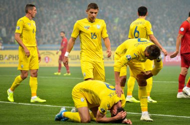Kyiv, Ukrayna - 14 Ekim 2019: Uefa Euro 2020 eleme karşılaşmasında Ukrayna milli takımı Ukrayna milli takımı Ukrayna ile oynanan karşılaşmada Roman Yaremchuk oyuncusu