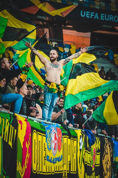 Lviv Ucraina Novembre 2019 Tifosi Calcio Ultras Sostengono Loro Squadra — Foto Stock