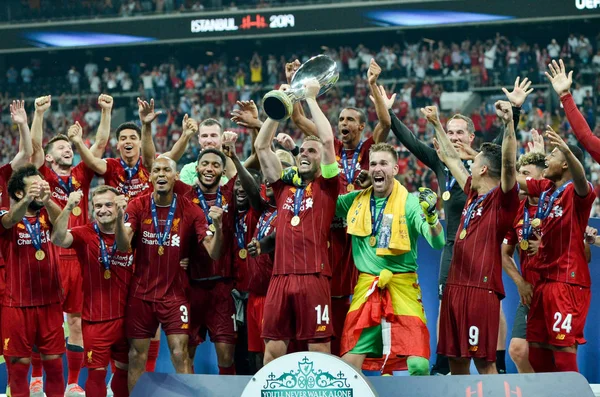 Estambul Turquía Agosto 2019 Los Futbolistas Liverpool Celebran Victoria Ceremonia — Foto de Stock
