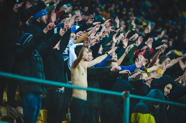 Lviv Ukraine Novembro 2019 Fãs Ultras Futebol Durante Jogo Uefa — Fotografia de Stock