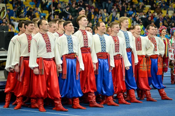 Kyiv Ucrania Octubre 2019 Equipo Folklórico Ucraniano Traje Nacional Hace — Foto de Stock