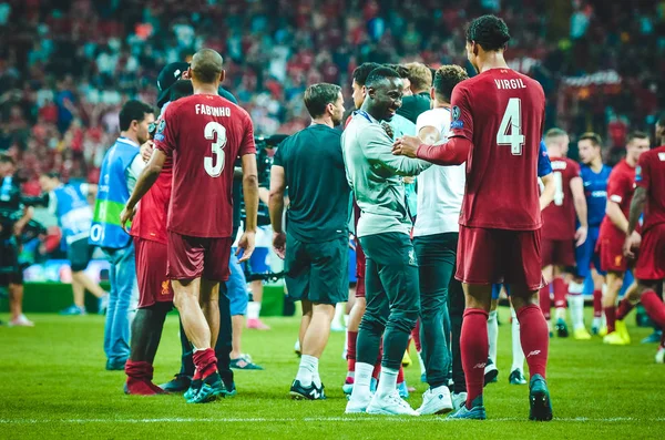 Estambul Turquía Agosto 2019 Los Futbolistas Liverpool Celebran Victoria Partido —  Fotos de Stock