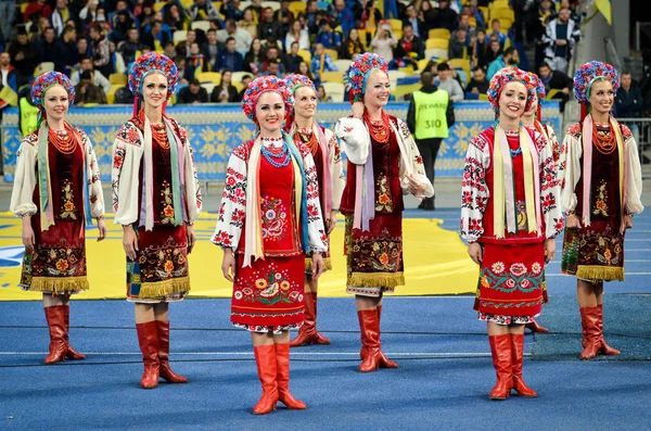 Kyiv Ukraine Outubro 2019 Seleção Ucraniana Mulheres Trajes Nacionais Faz — Fotografia de Stock