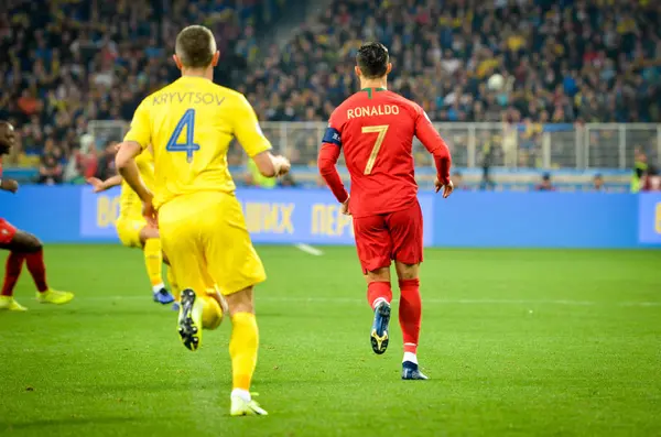 Kyiv Ukraine Outubro 2019 Cristiano Ronaldo Bebe Água Durante Jogo — Fotografia de Stock