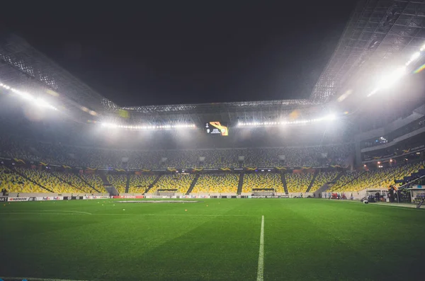 Lviv, Ukrayna - 28 Kasım 2019: Uefa Avrupa Ligi 'nin Uefa Wolfsburg, Ukrayna maçı sırasında stadyumun genel manzarası ve stadyumun manzarası
