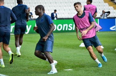 İstanbul, Türkiye - 14 Ağustos 2019: N 'Golo Kante ve Uefa Süper Kupası Finalleri öncesinde Vodafone Arena, Türkiye' deki Vodafone Park 'ta Liverpool ve Chelsea arasında oynanan antrenman oturumu